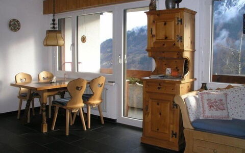 Ferienwohnung Köppel: Cabinetry, Propriété, Meubles, Table, Chaise, Bois, Tiroir, Bâtiment, Fenêtre, Design Intérieur