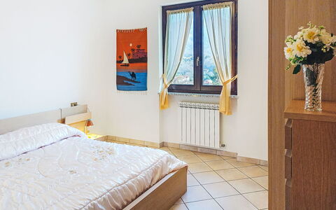 La Rocca: Lit, Design Intérieur, Chambre, Sol, Sol, Meubles, Drap De Lit, Bois, Literie, Pièce