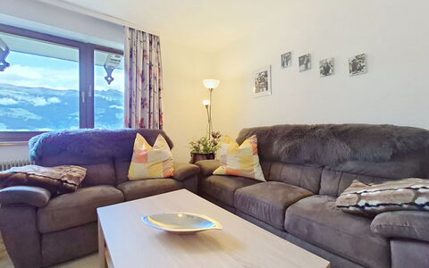Höllwarth: Meubles, Design Intérieur, Canapé, Pièce, Sol, Sol, Salon, Appartement, Domicile, Plafond