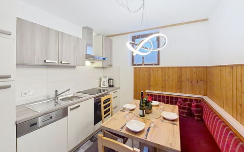 Höllwarth: Sol, Design Intérieur, Bois, Sol, Plafond, Comptoir, Cuisine, Pièce, Meubles, Parquet