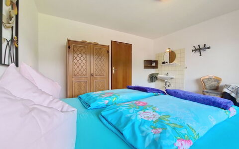 Höllwarth: Meubles, Lit, Design Intérieur, Chambre, Literie, Drap De Lit, Sol, Bois, Sol, Plafond