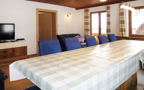 Rieplerhof: Meubles, Propriété, Fenêtre, Confort, Design Intérieur, Textile, Ombre, Éclairage, Bois
