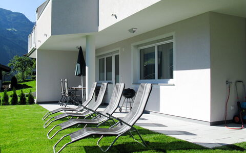 Hanser: Maison, Propriété, Vert, Domicile, Immobilier, Bâtiment, Balancelle, Meubles, Architecture, Design Intérieur