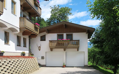 Margit: Propriété, Maison, Bâtiment, Domicile, Immobilier, Zone Résidentielle, Architecture, Chalet, Biens, Appartement
