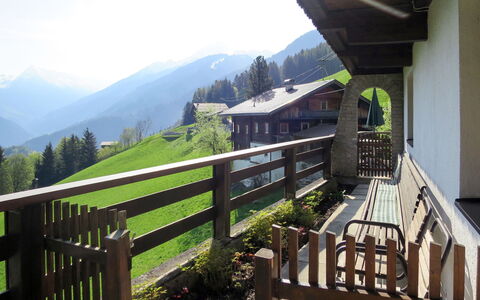 Oberhaus: Propriété, Rail Garde, Balustrade, Montagne, Maison, Bâtiment, Station De Montagne, Immobilier, Balcon, Domicile