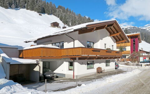 Haus Alina: Neige, Propriété, L'Hiver, Montagne, Maison, Architecture, Bâtiment, Toit, Chaîne De Montagnes, Domicile