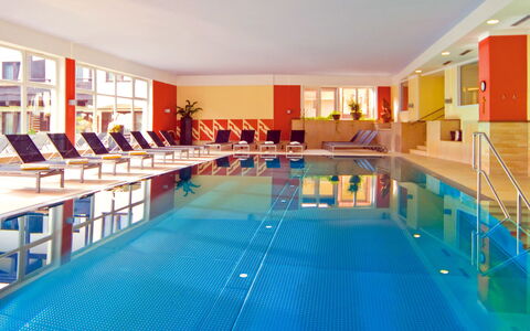 Imst 612: L'Eau, Meubles, Piscine, Chaise, Table, Design Intérieur, Loisir, Jeux Et Sports D'Intérieur