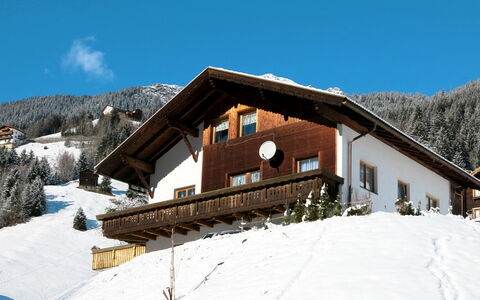 Maria: Neige, L'Hiver, Propriété, Montagne, Maison, Station De Montagne, Toit, Domicile, Chaîne De Montagnes, Arbre