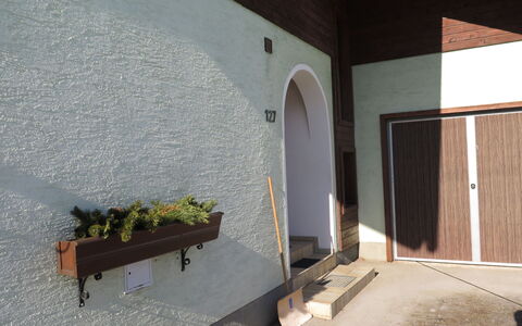 Katharina: Plante, Bâtiment, Fenêtre, Plante D'Appartement, Bois, Pot De Fleur, Maison, Design Intérieur, Sol
