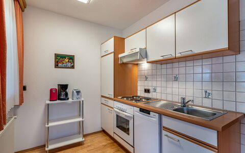 Arriach 605: Cuisine, Principaux Appliance, Design Intérieur, Comptoir, Meubles, Sol, Pièce, Appareil De Cuisine, Sol, Cabinetry