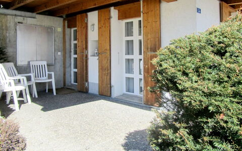Wychel: Plante, Bâtiment, Fenêtre, Chaise, Porte, Ombre, Porche, Bois, Maison, Lot Terre