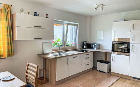 Mühlenmichelshäusle: Cuisine, Appareil De Cuisine, Comptoir, Meubles, Cabinetry, Principaux Appliance, Sol, Bois, Design Intérieur, Sol