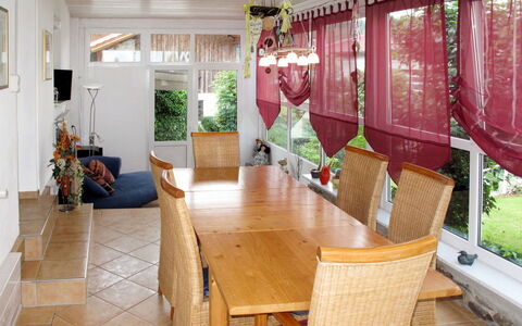 Triendl: Pièce, Propriété, Salle À Manger, Design Intérieur, Bâtiment, Table, Sol, Maison, Meubles, Plafond