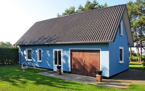 Ostwind: Ciel, Fenêtre, Plante, Bâtiment, Bois, Maison, Arbre, Herbe, Siding, Immobilier