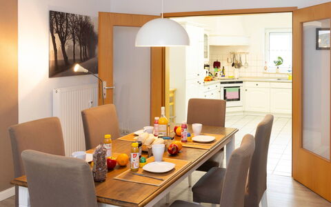Am Walde: Meubles, Design Intérieur, Salle À Manger, Sol, Chaise, Table, Table Cuisine Et Salle A Manger, Bois, Sol, Luminaire