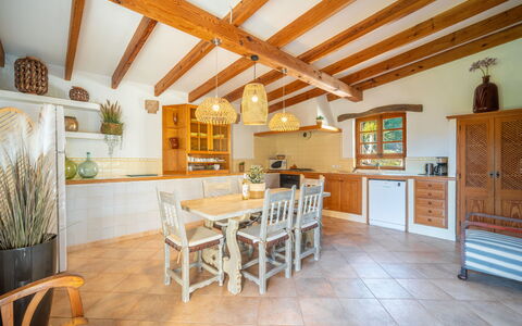 Can Ferre Nou: Meubles, Design Intérieur, Sol, Bois, Plafond, Cuisine, Sol, Comptoir, Cabinetry, Pièce