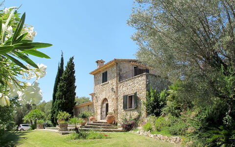 Can Segue: Propriété, Maison, Biens, Bâtiment, Immobilier, Arbre, Domicile, Botanique, Villa, Architecture
