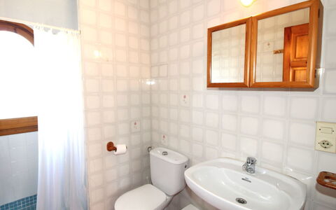 Golf Pals: Sol, Sol, Luminaire Plomberie, Design Intérieur, Lavabo, Salle De Bains, Évier, Pièce, Plomberie, Robinet