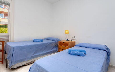 Pals 724: Chambre, Lit, Meubles, Pièce, Drap De Lit, Propriété, Cadre De Lit, Matelas, Mur, Literie