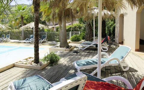 Stella di Mare: Propriété, Recours, Immobilier, Vacances, Arbre, Bâtiment, Palmier, Maison, Piscine, Mobilier De Jardin
