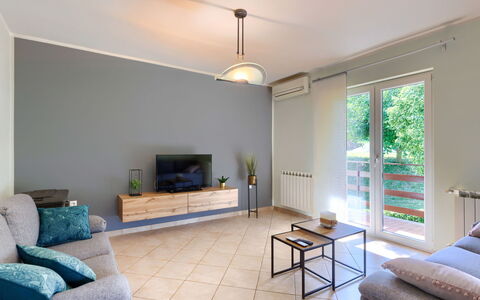 Carlo: Meubles, Canapé, Ombre, Design Intérieur, Bois, Fenêtre, Salon, Confort, Sol, Sol
