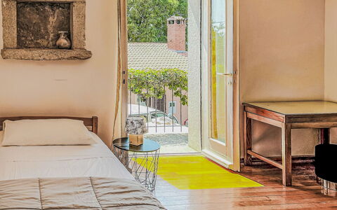 Erika: Meubles, Design Intérieur, Mur, Bois, Chambre, Sol, Lit, Sol, Literie, Drap De Lit
