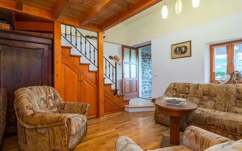 Villa Paula: Cadre, Propriété, Canapé, Table, Fenêtre, Confort, Bois, Salon, Design Intérieur, Bâtiment