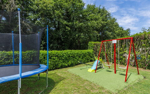 Liberat: Bleu, Équipement Extérieur Play, Ombre, Loisir, Jardin, Terrain De Jeux, Pelouse, Parc, Aménagement Paysager, Gazon Artificiel