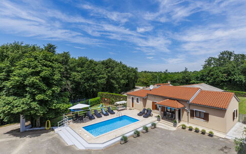 Liberat: Piscine, Recours, Loisir, Des Loisirs, Biens, Parapluie, Eco Hôtel, Ombre, Villa, Hôtel