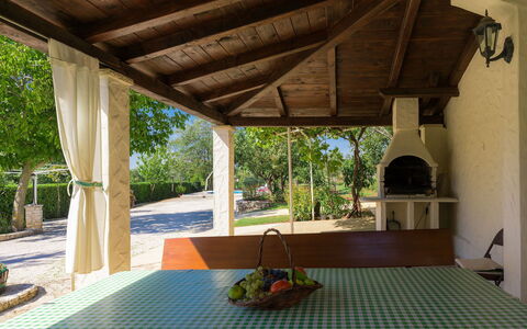 Jadranka: Propriété, Bâtiment, Pièce, Maison, Plafond, Porche, Immobilier, Domicile, Biens, Design Intérieur