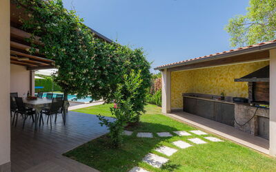 Villa Vela