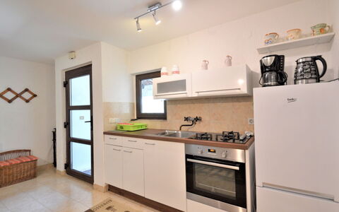 Latin: Cabinetry, Comptoir, Cuisinière, Appareil De Cuisine, Robinet, Cuisine, Électroménager, Évier, Design Intérieur, Bois
