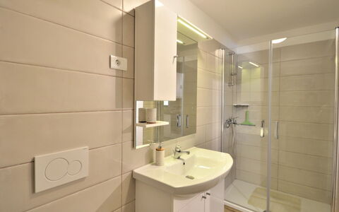 Latin: Miroir, Robinet, Luminaire Plomberie, Évier, Bâtiment, Lavabo, Salle De Bains, Violet, Maison, Design Intérieur