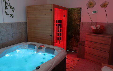 Laura: L'Eau, Cabinetry, Design Intérieur, Bois, Sol, Sol, Immobilier, Baignoire, Tache De Bois