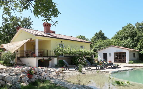 Angelina: Propriété, Maison, Domicile, Bâtiment, Immobilier, Chalet, Biens, Ferme, Toit, Villa