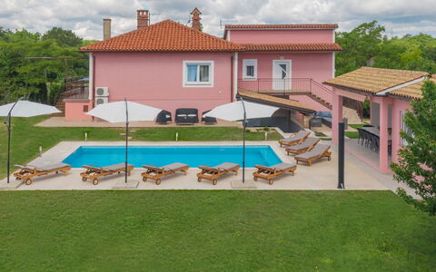 Dordana: Propriété, Maison, Piscine, Domicile, Herbe, Immobilier, Bâtiment, Villa, Lot Terre, Biens