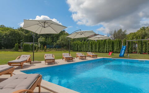 Dordana: Piscine, Recours, Propriété, Loisir, Vacances, Immobilier, Été, Eco Hôtel, Maison, Balancelle