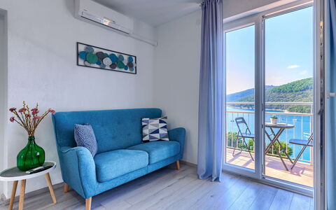 Boris: Meubles, Propriété, Bâtiment, Vert, Bleu, Bleu Azur, Cadre, Bois, Plante, Design Intérieur