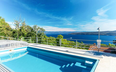 Filip & Katja: Propriété, Piscine, Ciel, Bleu, Immobilier, Bleu Azur, Maison, Vacances, Bâtiment, Biens