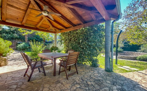 Ljudevit: Ombre, Recours, Jardin, Dalle, Structure En Plein Air, Eco Hôtel, Mobilier De Jardin, Arrière-Cour, Patio, Aménagement Paysager