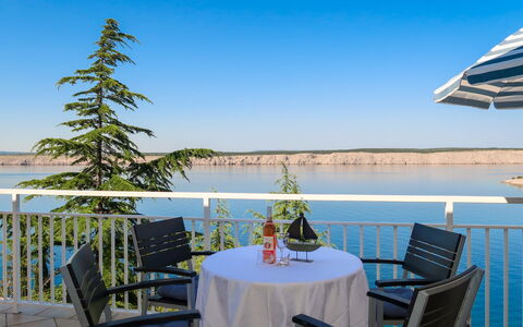 Popara: Ciel, L'Eau, Table, Meubles, Plante, Chaise, Bleu, La Nature, Mobilier De Jardin, Vaisselle