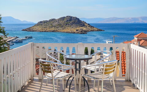 Stanka: Propriété, Mer, Océan, Vacances, Rive, Balcon, Côte, Bleu Azur, Ciel, Immobilier