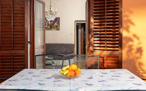 Marijana: Meubles, Bois, Design Intérieur, Sol, Sol, Table, Table Cuisine Et Salle A Manger, Chaise, Salle À Manger, Porte