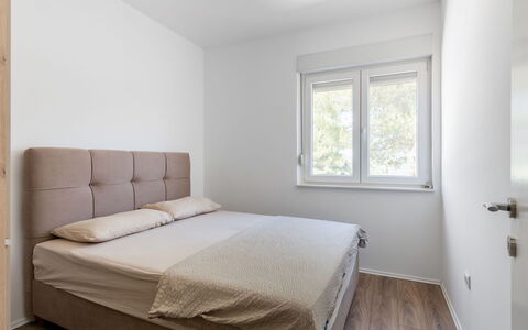 Kata: Meubles, Propriété, Confort, Fenêtre, Ombre, Bois, Textile, Bâtiment, Peindre