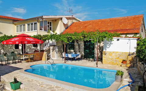 Mali Ive: Piscine, Propriété, Maison, Bâtiment, Recours, Vacances, Immobilier, Ville, Loisir, Domicile