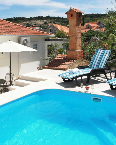 Edo: Piscine, Propriété, Recours, Bâtiment, Vacances, Immobilier, Balancelle, Maison, Loisir, Villa