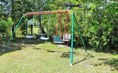 Violett: Plante, Arbre, Herbe, Terrain De Jeux, Ombre, Loisir, Chute, Des Loisirs, Équipement Extérieur Play, Arbuste
