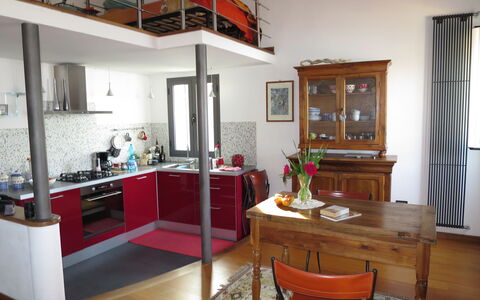 Casa Matis (Imp151): Cabinetry, Table, Meubles, Comptoir, Bâtiment, Design Intérieur, Chaise, Bois, Sol, Cuisine