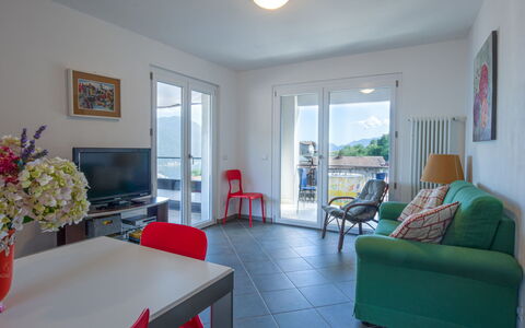 Madal (Grv399): Pièce, Propriété, Meubles, Salon, Bâtiment, Rouge, Design Intérieur, Immobilier, Maison, Sol