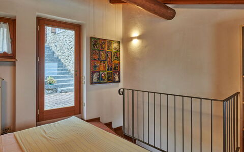 Braga 602: Meubles, Fenêtre, Bois, Design Intérieur, Sol, Tache De Bois, Confort, Ombre, Sol, Bâtiment